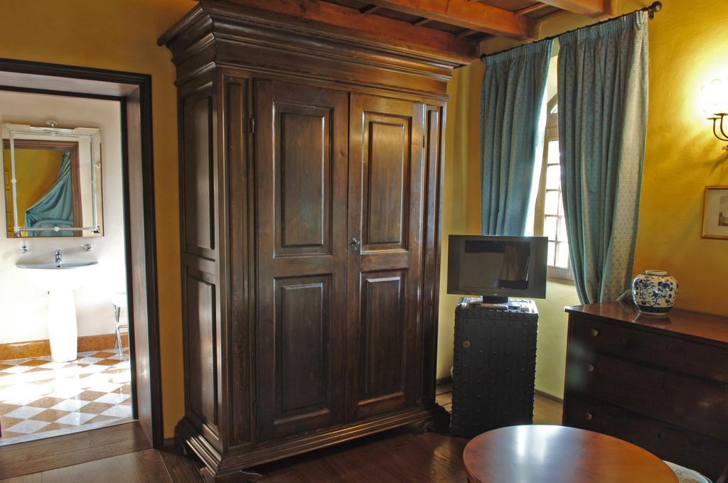 Hotel Torre Di San Martino Gazzola Di Rivalta Kültér fotó